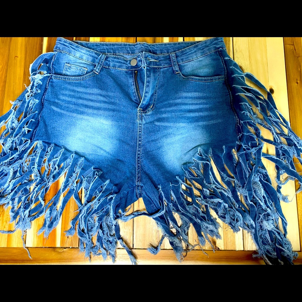 DENIM SHORTS